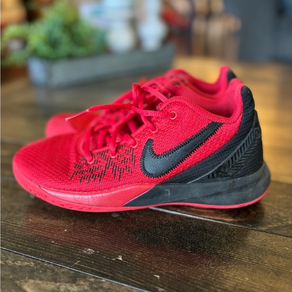 Nike Kyrie FlyTrap2 - Picture 5 of 6